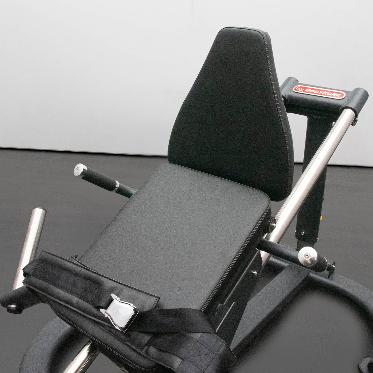 bodykore glute press cf8131 backrest lies down