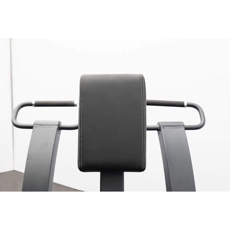 bodykore plate loaded row gr802 footplate and chest support front view