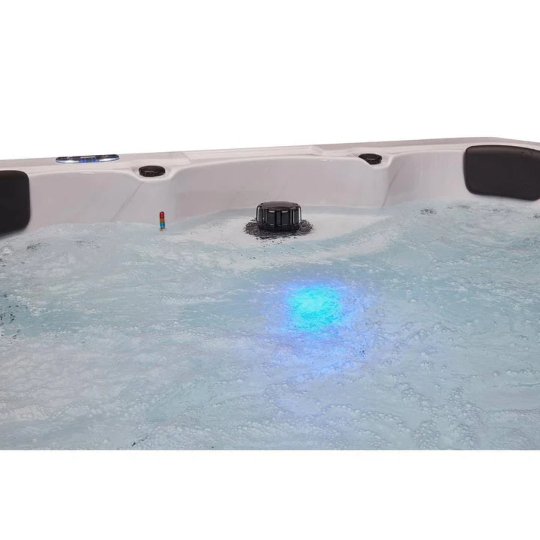 Denali 7-person Spa Filled With Water