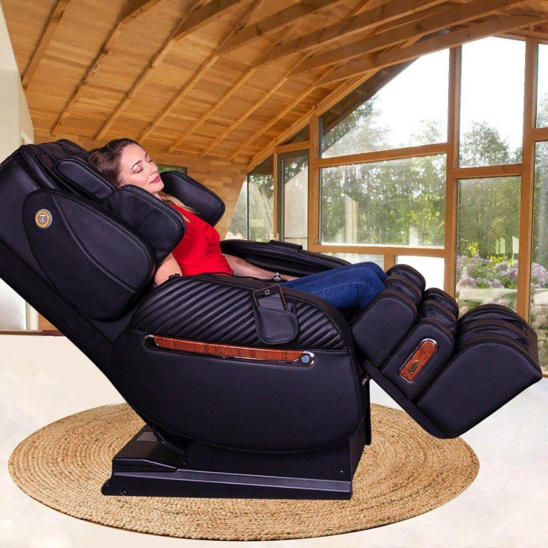 Luraco I9 Max Plus SE Massage Chair User