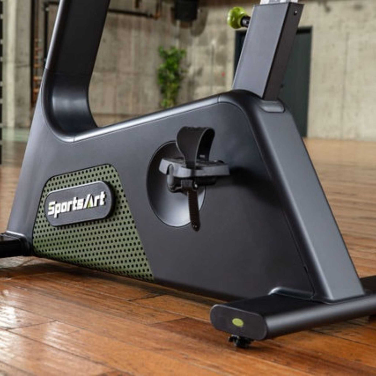 SportsArt G574U Upright Cycle Pedal