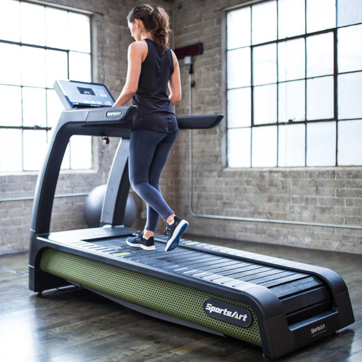G690 Verde Treadmill Female User