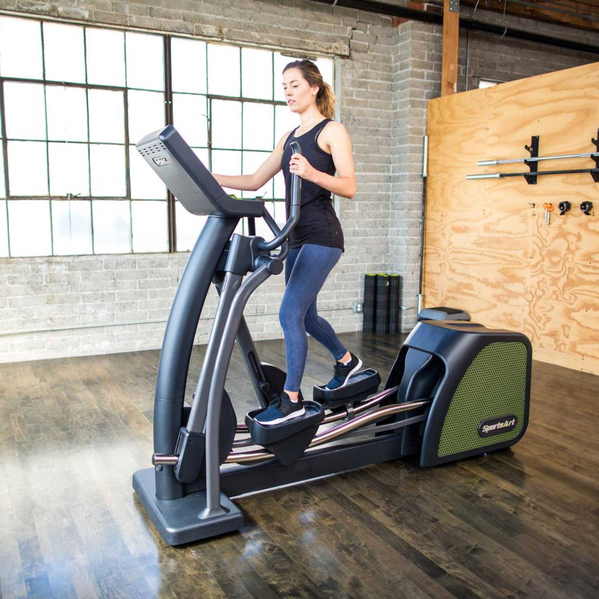 SportsArt G876 Elliptical Female Training