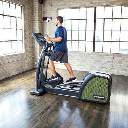 G876 Elliptical Male User by SportsArt 