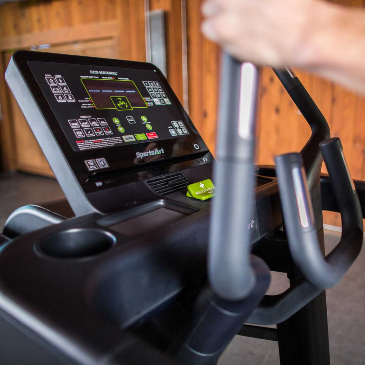 SportsArt V886 Status Cross Trainer