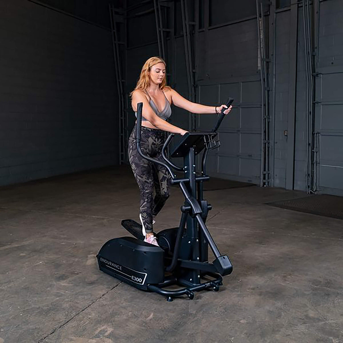 body solid endurance elliptical trainer e300 compact construction