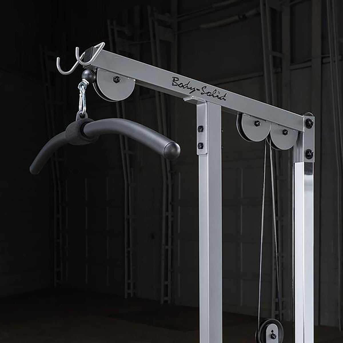body solid glm83 lat pulldown bar