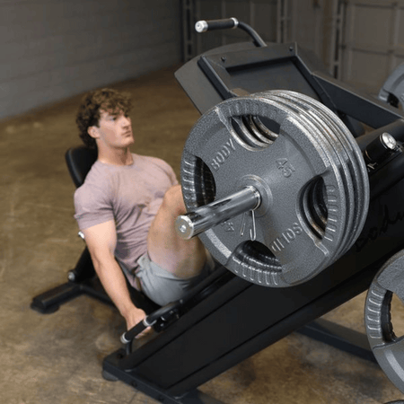 body solid pro clubline sglp500 leg press male leg exercise