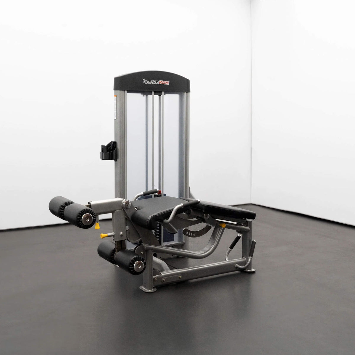 bodykore gr643 leg extension leg prone front view horizontal position pad