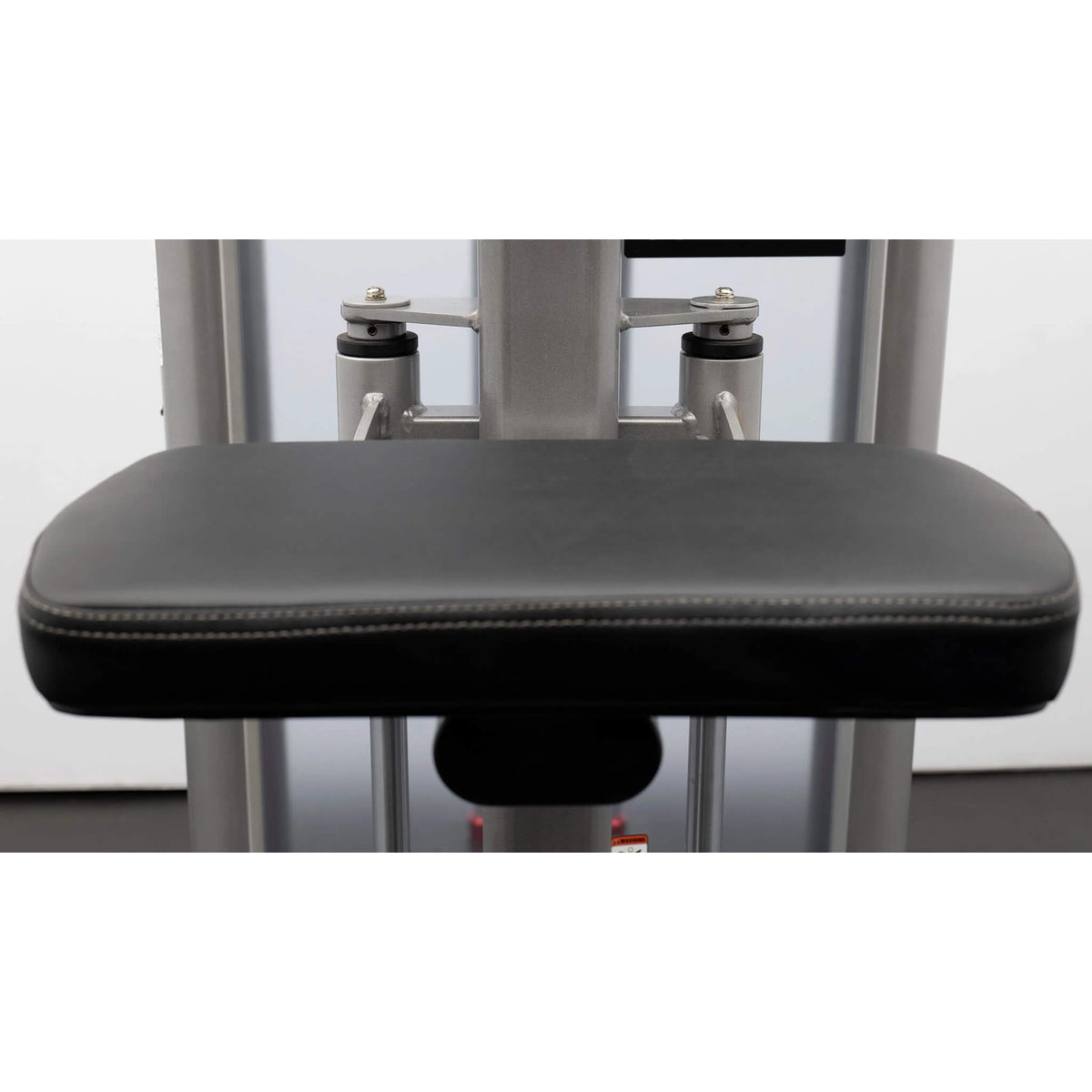 bodykore isolation series gr636 chin dip assist knee pad up close