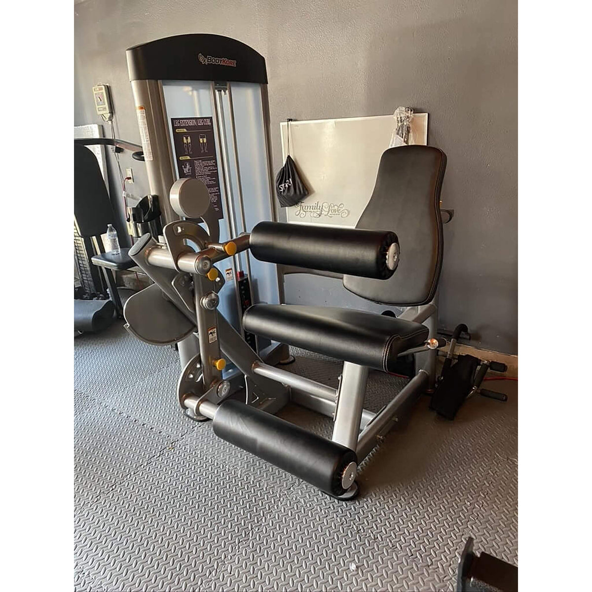 bodykore isolation series leg curl gr639 lifestyle front view close up