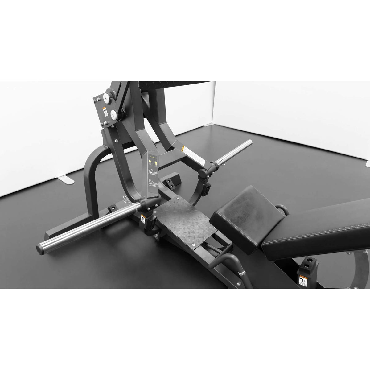 gr808-squat-press-machine-2-weight-loading-pegs